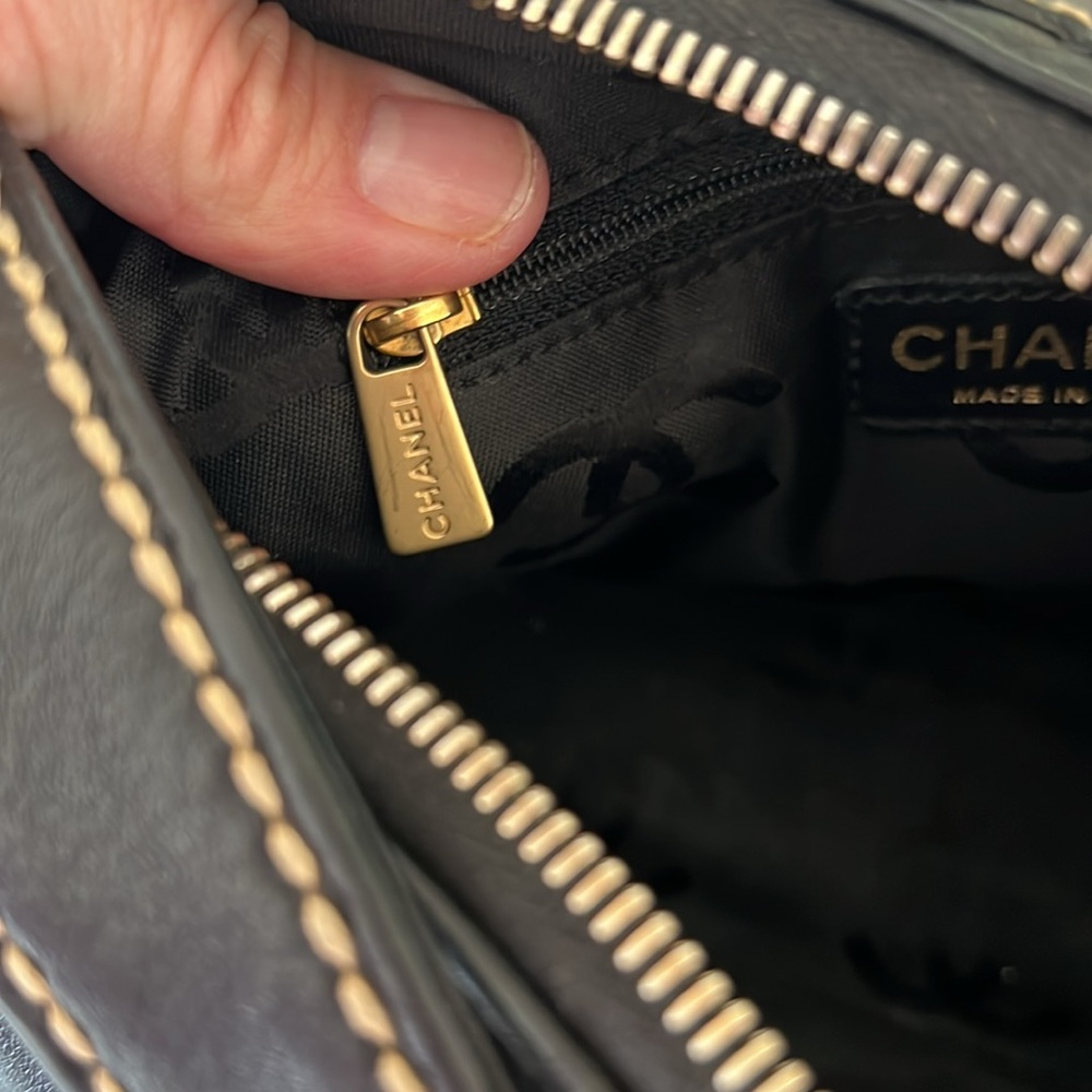 CHANEL Vintage Purse - Picture 12 of 17